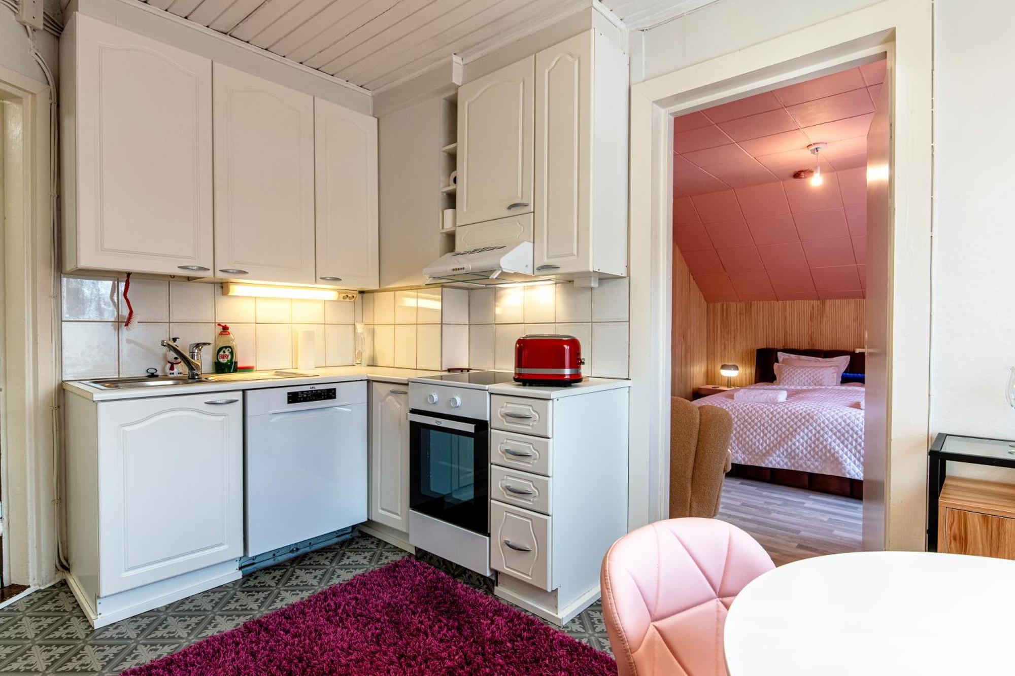 Kalle'S Unluxury Guest House Cl0Sed From 1St Of Feb 2025 Хелзинки Екстериор снимка