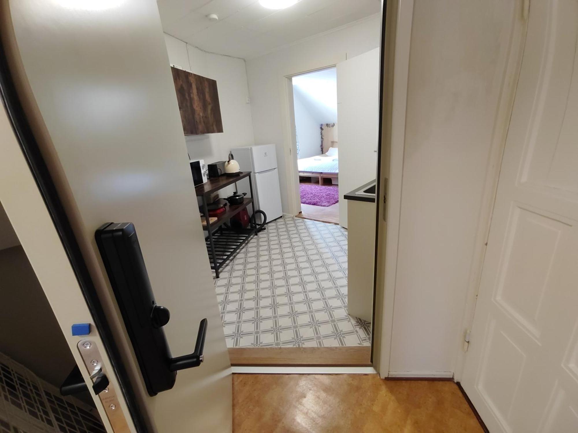 Kalle'S Unluxury Guest House Cl0Sed From 1St Of Feb 2025 Хелзинки Стая снимка